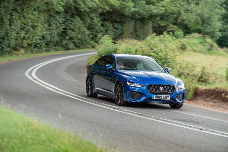  Jaguar XE D180 SE R-Dynamic AWD 2019 года  (UK) (фото 22 из 40)